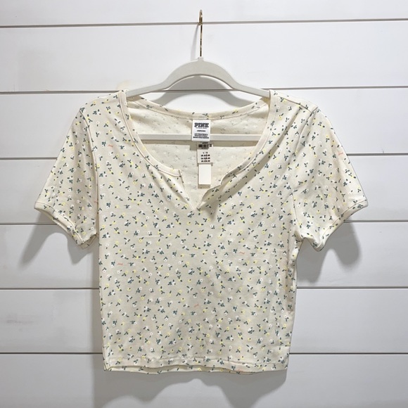 Closet Cleanout✨ VS PINK Floral Crop Top (Size L) - Picture 1 of 4